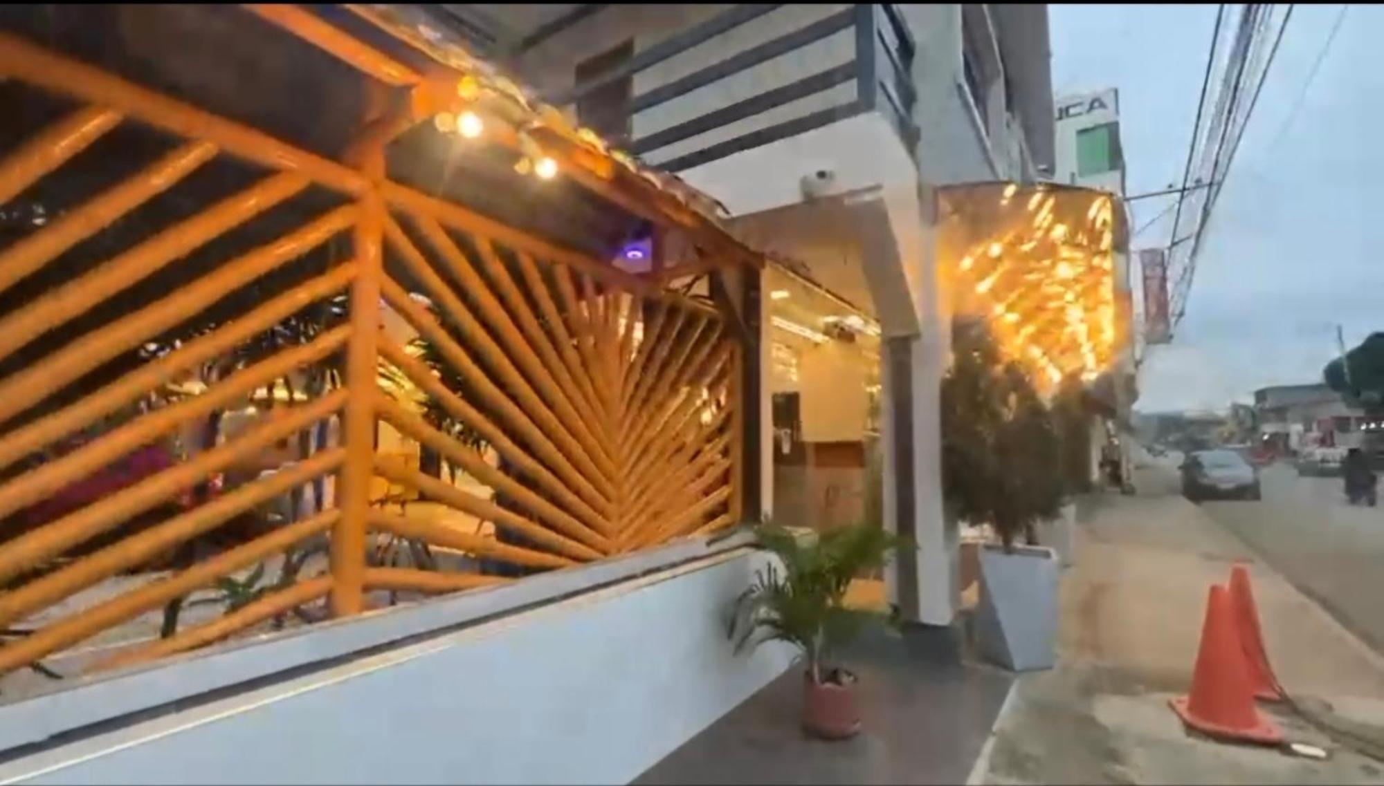 Hotel Berlin International Puerto López Buitenkant foto