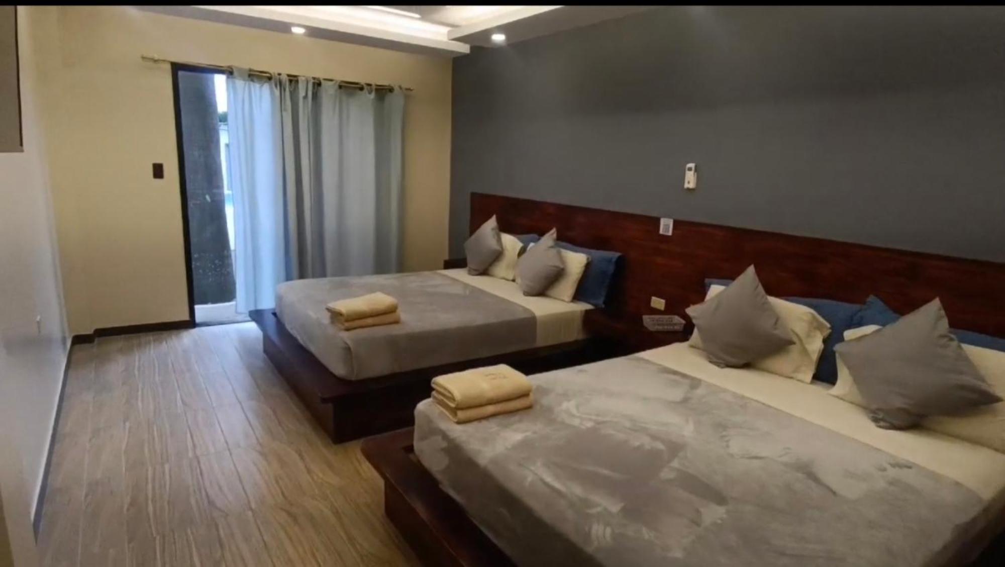 Hotel Berlin International Puerto López Buitenkant foto