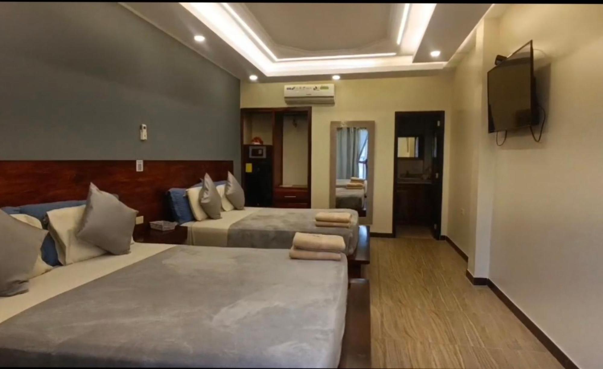 Hotel Berlin International Puerto López Buitenkant foto